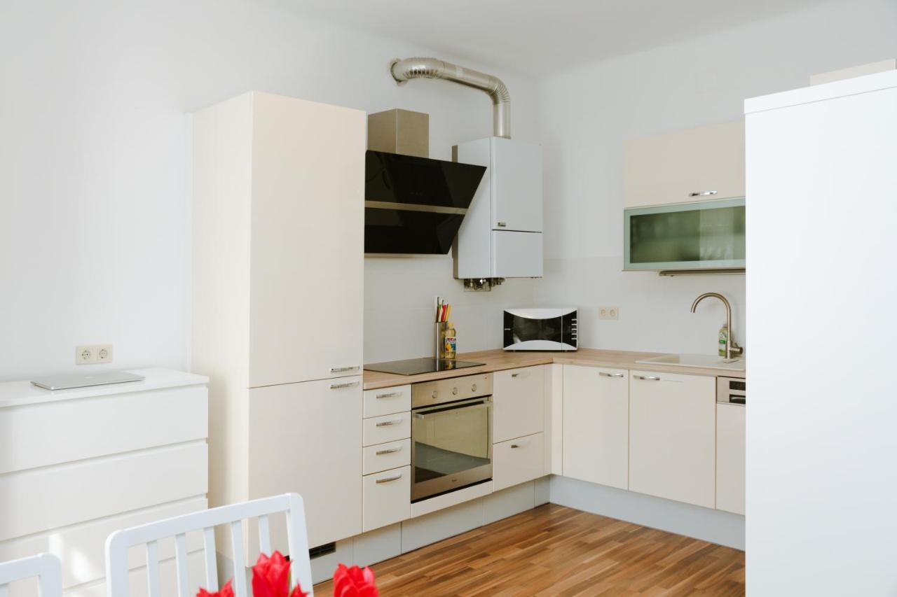 Ferienwohnung In Der Fussgaengerzone Gartenblick - Studio Apartment アイゼンシュタット エクステリア 写真
